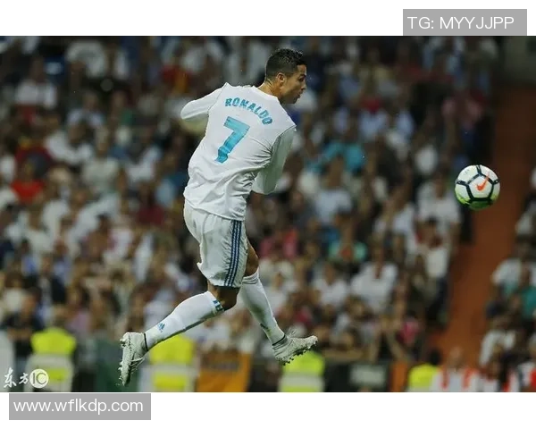 足球明星帅哥早期照片揭秘他们青春岁月的风采与魅力